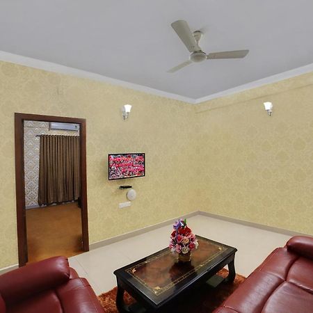 The Liverpool Blue Hotels Bangalore Exteriör bild