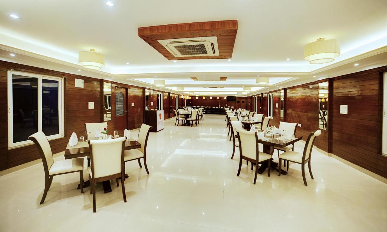 The Liverpool Blue Hotels Bangalore Exteriör bild