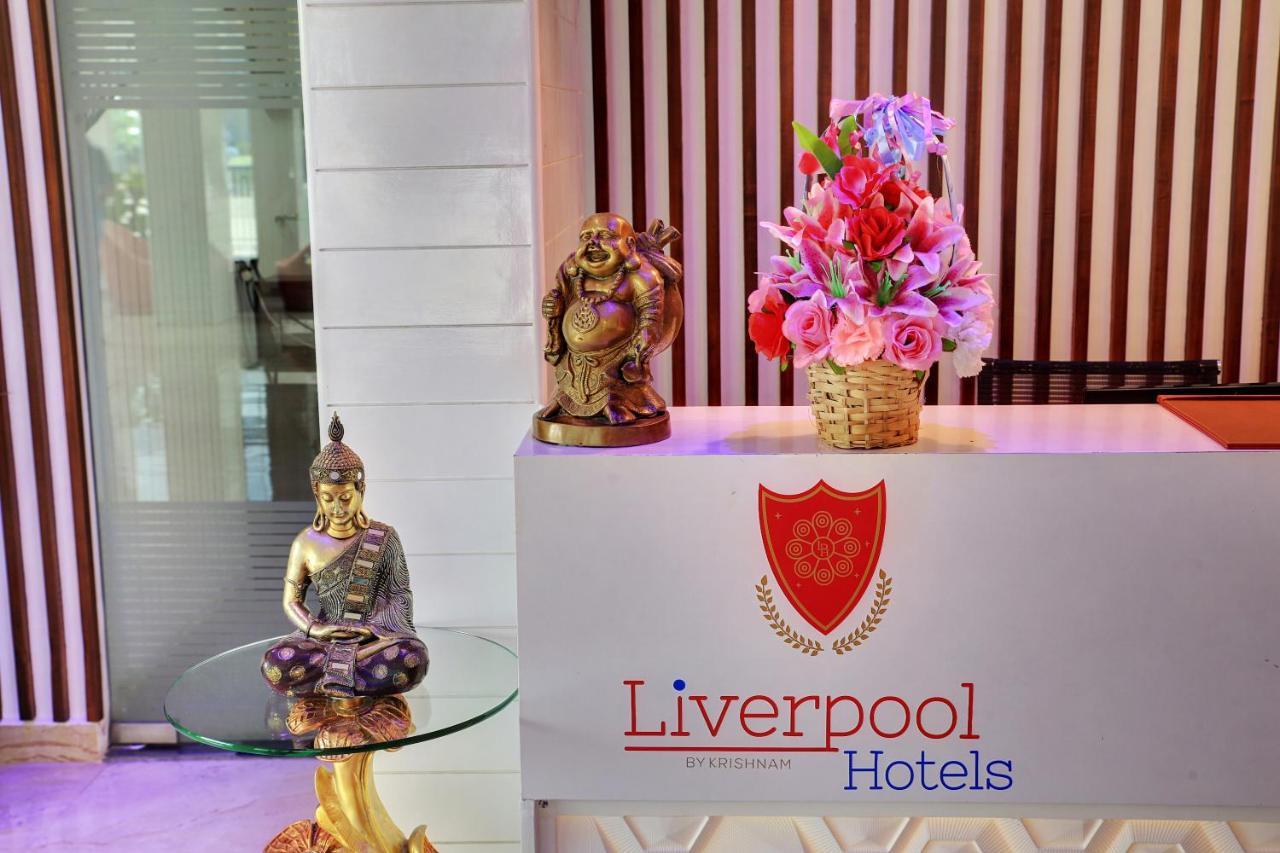 The Liverpool Blue Hotels Bangalore Exteriör bild