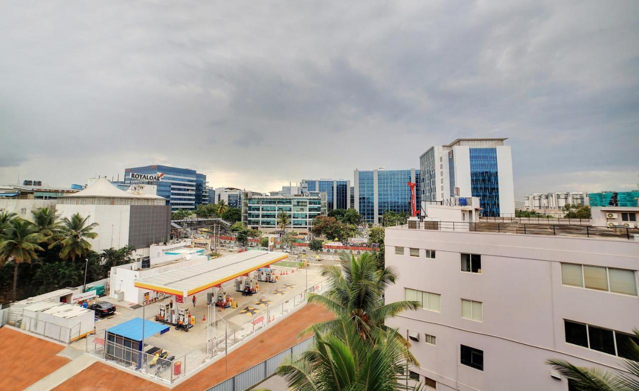 The Liverpool Blue Hotels Bangalore Exteriör bild