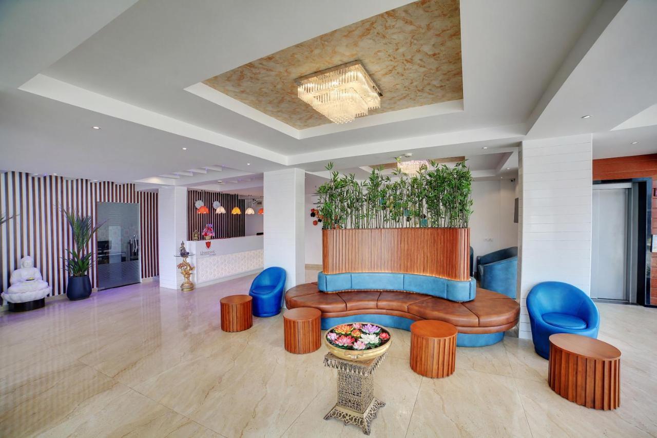 The Liverpool Blue Hotels Bangalore Exteriör bild